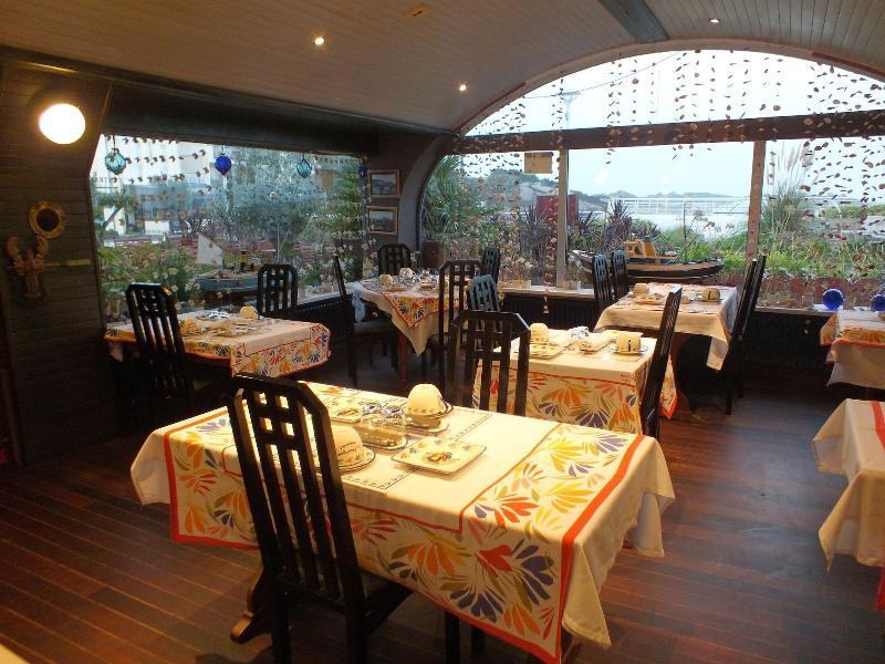 Hotel - Restaurant - Salon De The Le Beausejour Trégastel Eksteriør billede